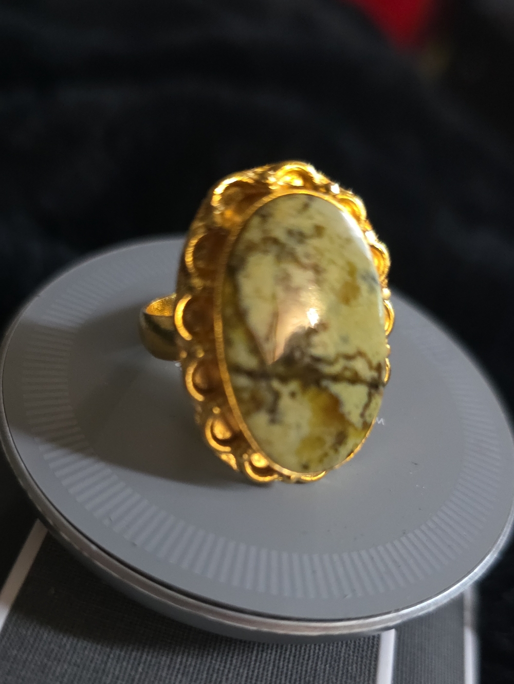 Vintage Gold-Tone Ring with Yellow-Green Jasper Oval